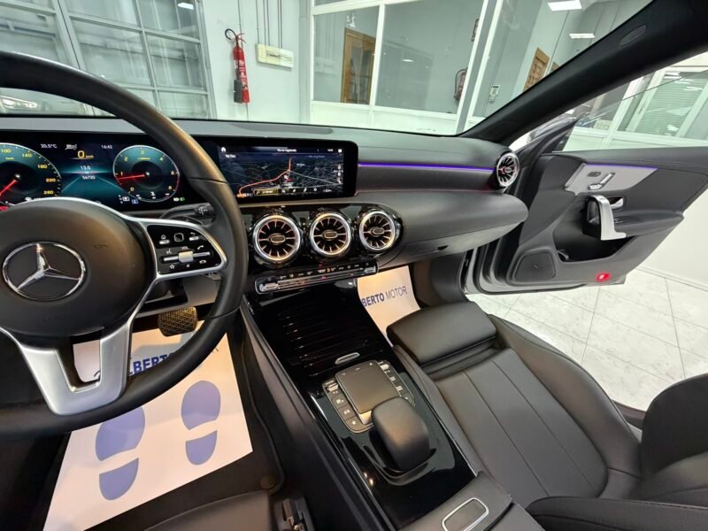 MERCEDES-BENZ CLA CLA180D 2.0D 116CV 8G-DCT