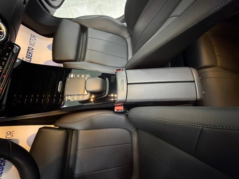 MERCEDES-BENZ CLA CLA180D 2.0D 116CV 8G-DCT