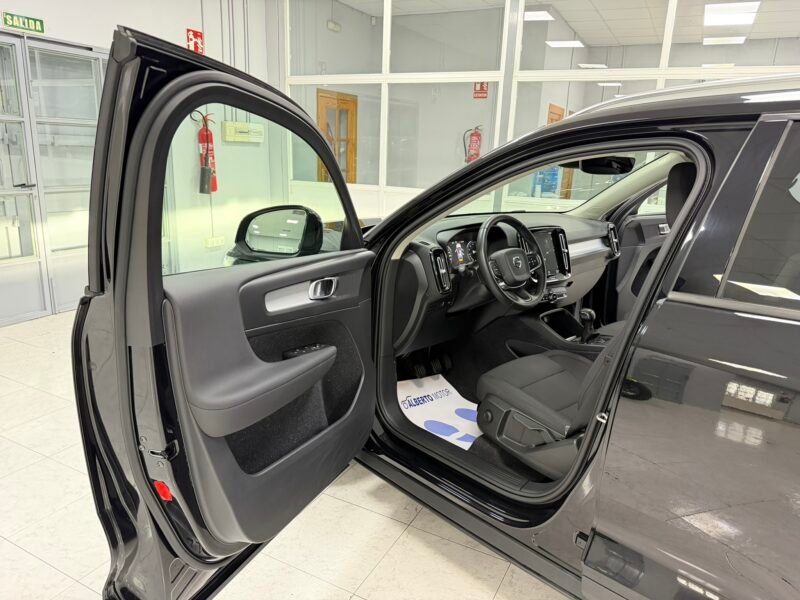VOLVO XC40 1.5T3 163CV MOMENTUM PRO