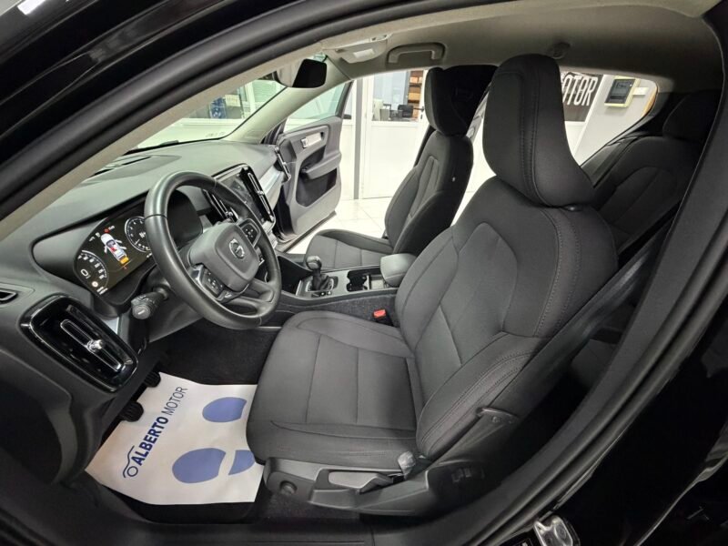 VOLVO XC40 1.5T3 163CV MOMENTUM PRO