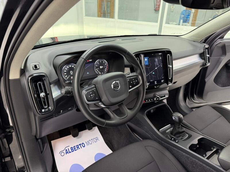 VOLVO XC40 1.5T3 163CV MOMENTUM PRO