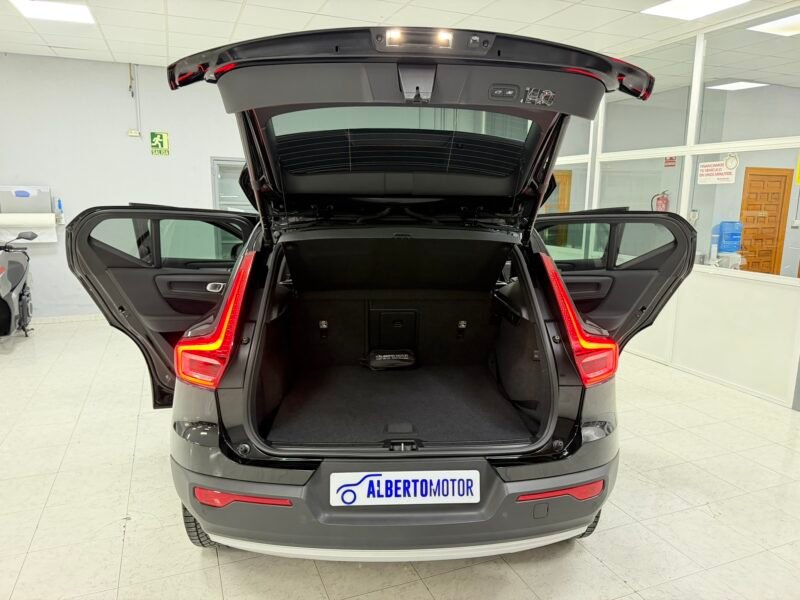 VOLVO XC40 1.5T3 163CV MOMENTUM PRO