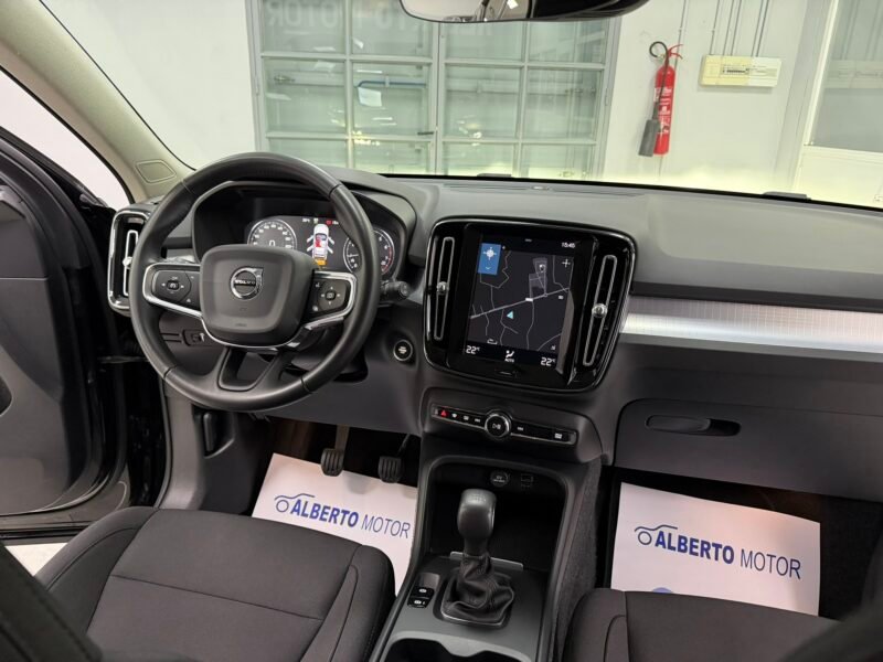 VOLVO XC40 1.5T3 163CV MOMENTUM PRO