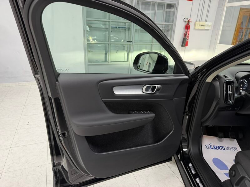 VOLVO XC40 1.5T3 163CV MOMENTUM PRO