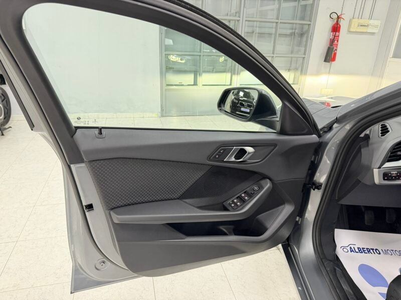 BMW 116D 1.5D 116CV (F40)