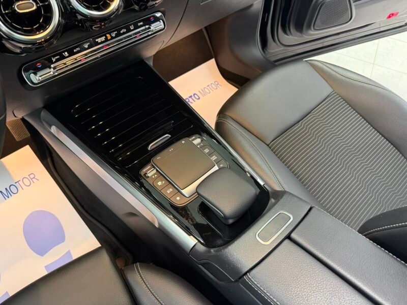 MERCEDES-BENZ GLB GLB180D 2.0D 116CV 8G-DCT