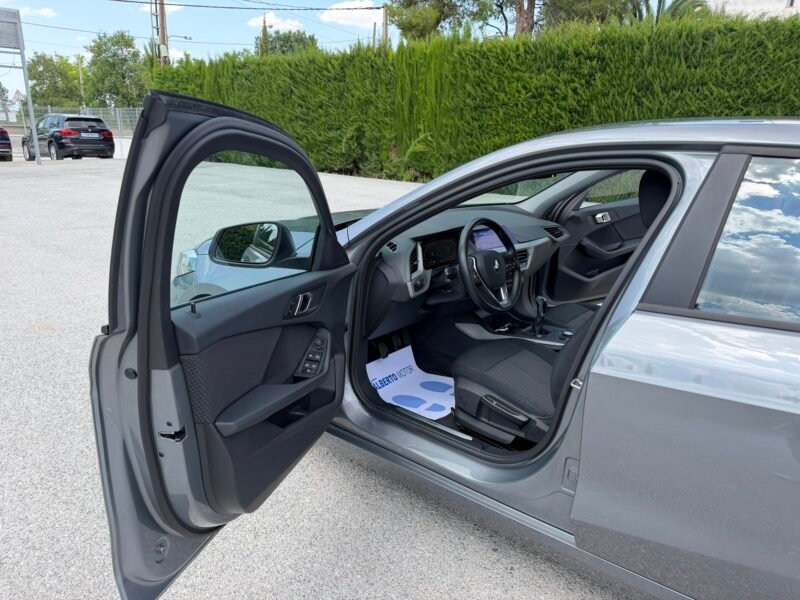 BMW 116D 1.5D 116CV (F40)