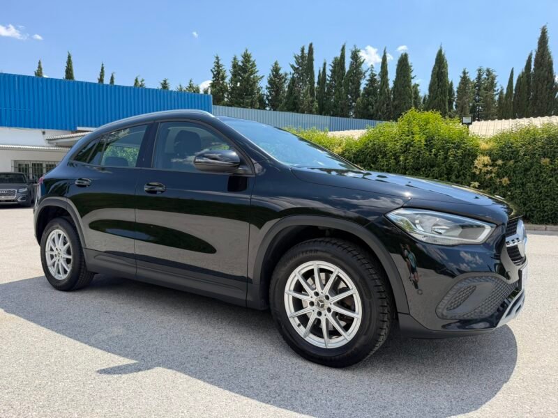 MERCEDES-BENZ GLA GLA180D 2.0D 116CV 8G-DCT