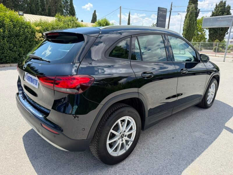 MERCEDES-BENZ GLA GLA180D 2.0D 116CV 8G-DCT