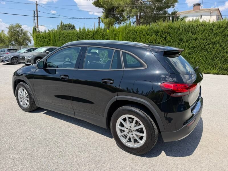 MERCEDES-BENZ GLA GLA180D 2.0D 116CV 8G-DCT
