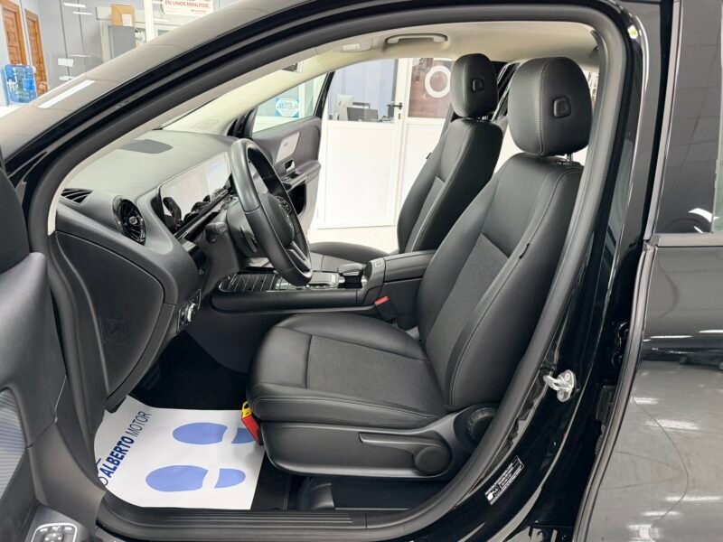 MERCEDES-BENZ GLA GLA180D 2.0D 116CV 8G-DCT