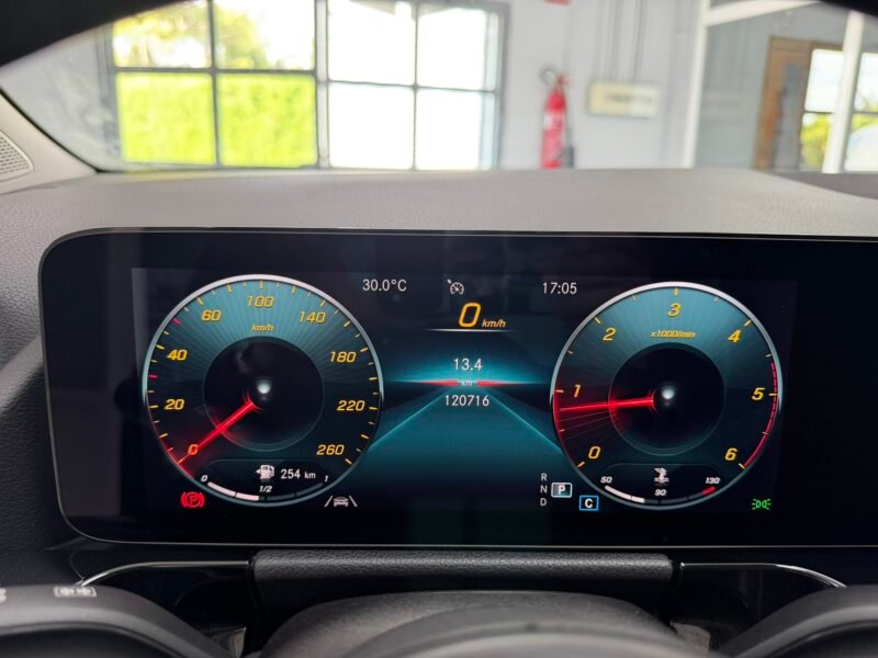 MERCEDES-BENZ GLA GLA180D 2.0D 116CV 8G-DCT