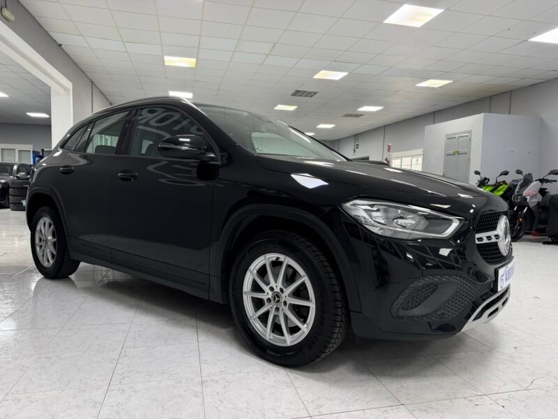 MERCEDES-BENZ GLA GLA180D 2.0D 116CV 8G-DCT