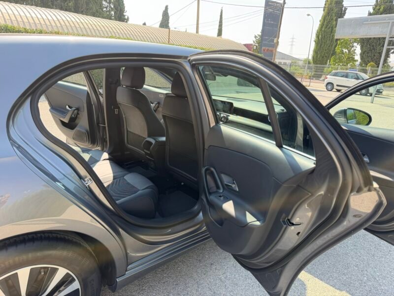 MERCEDES-BENZ A180D A180D 2.0D 116CV