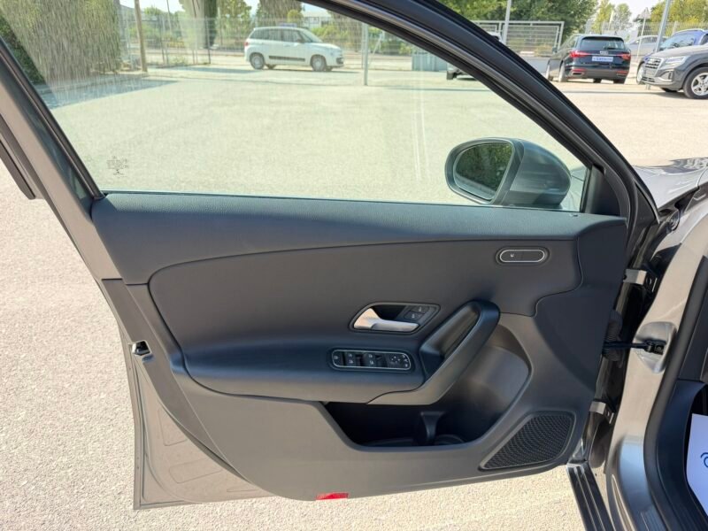 MERCEDES-BENZ A180D A180D 2.0D 116CV