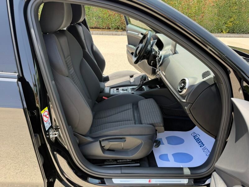 AUDI A3 30TDI 1.6TDI 116CV SPORTBACK S-LINE S-TRONIC