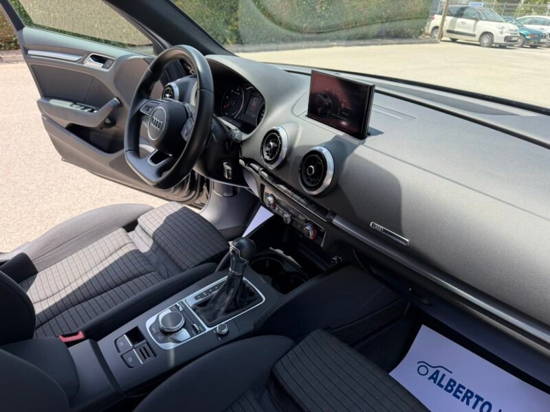 AUDI A3 30TDI 1.6TDI 116CV SPORTBACK S-LINE S-TRONIC