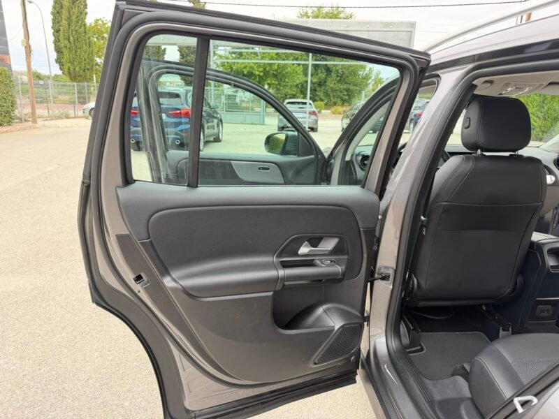 MERCEDES-BENZ GLB GLB180D 2.0D 116CV 8G-DCT