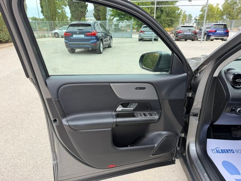 MERCEDES-BENZ GLB GLB180D 2.0D 116CV 8G-DCT