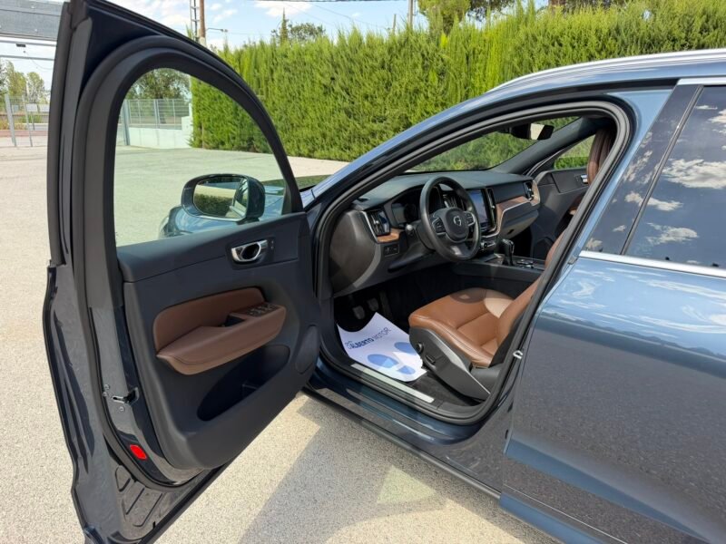 VOLVO XC60 2.0D3 150CV MOMENTUM PRO