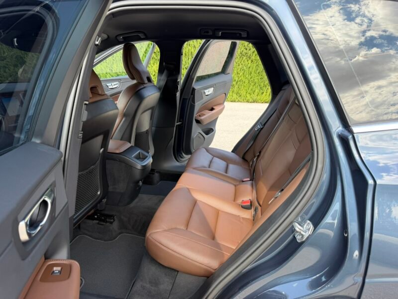 VOLVO XC60 2.0D3 150CV MOMENTUM PRO