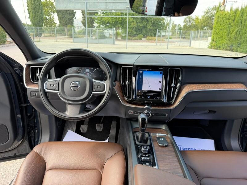 VOLVO XC60 2.0D3 150CV MOMENTUM PRO