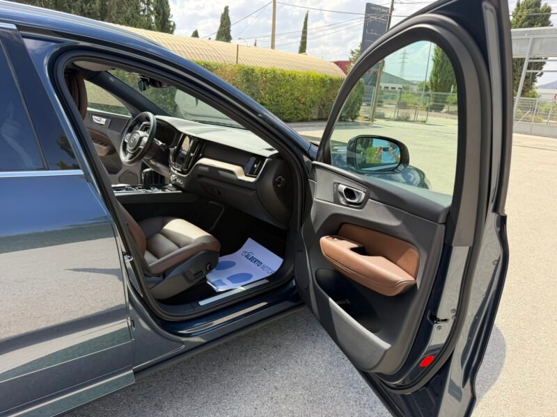 VOLVO XC60 2.0D3 150CV MOMENTUM PRO