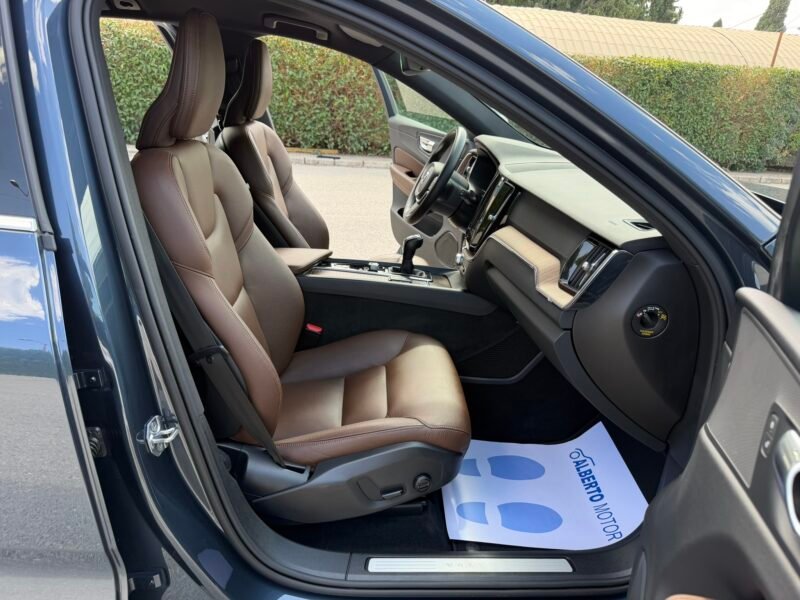 VOLVO XC60 2.0D3 150CV MOMENTUM PRO