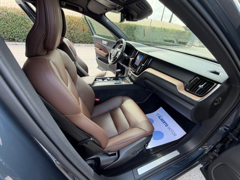 VOLVO XC60 2.0D3 150CV MOMENTUM PRO