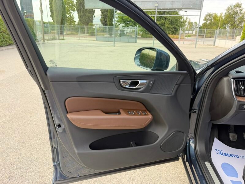 VOLVO XC60 2.0D3 150CV MOMENTUM PRO