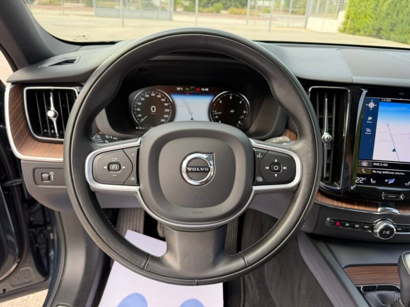 VOLVO XC60 2.0D3 150CV MOMENTUM PRO
