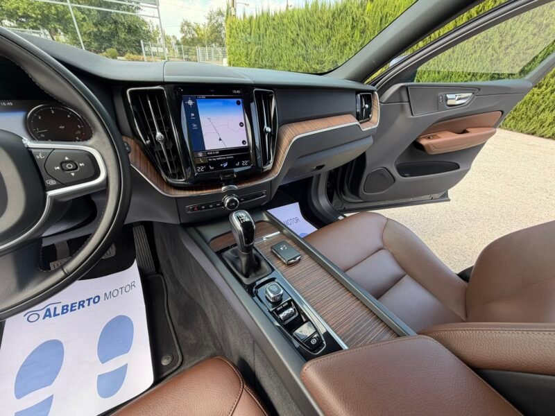 VOLVO XC60 2.0D3 150CV MOMENTUM PRO