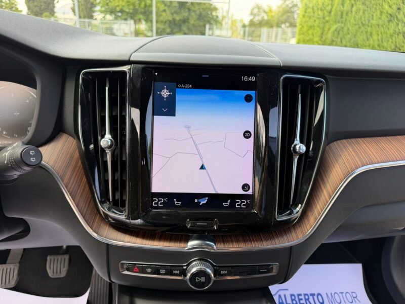 VOLVO XC60 2.0D3 150CV MOMENTUM PRO