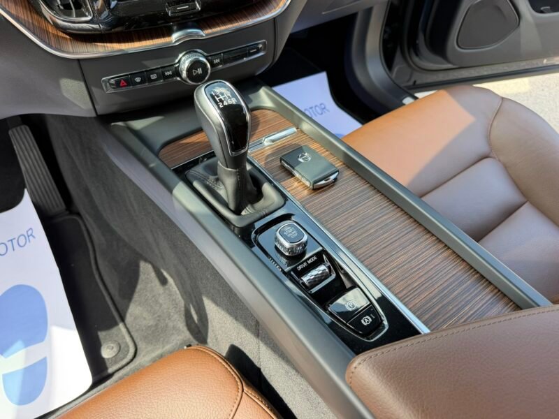 VOLVO XC60 2.0D3 150CV MOMENTUM PRO