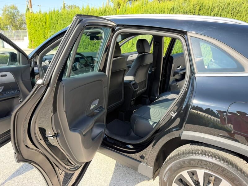 MERCEDES-BENZ GLA GLA180D 2.0D 116CV 8G-DCT