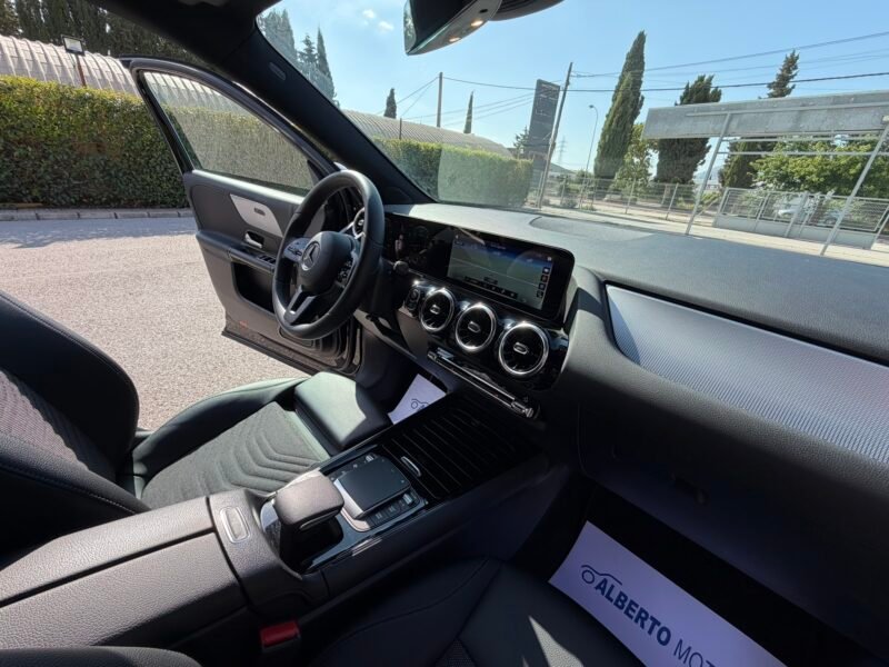 MERCEDES-BENZ GLA GLA180D 2.0D 116CV 8G-DCT