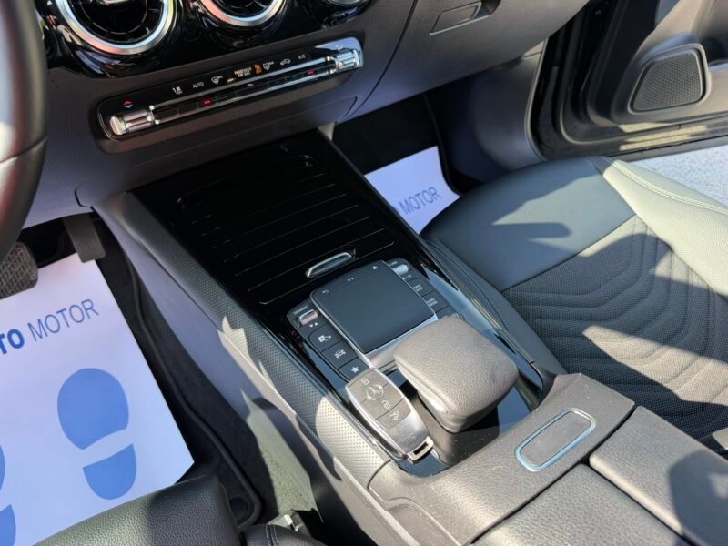 MERCEDES-BENZ GLA GLA180D 2.0D 116CV 8G-DCT