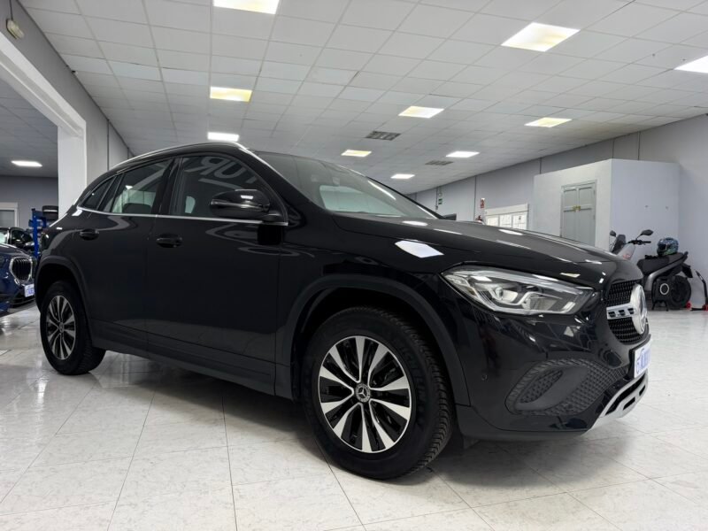 MERCEDES-BENZ GLA GLA180D 2.0D 116CV 8G-DCT