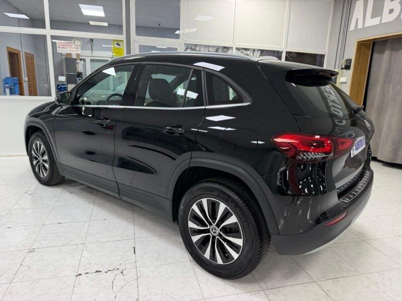 MERCEDES-BENZ GLA GLA180D 2.0D 116CV 8G-DCT