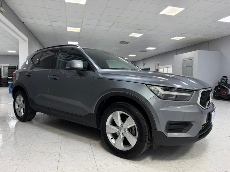 VOLVO XC40 2.0D3 150CV MOMENTUM