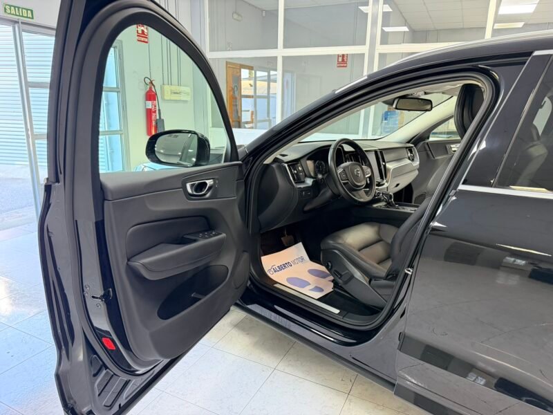 VOLVO XC60 2.0D4 190CV MOMENTUM GEARTRONIC