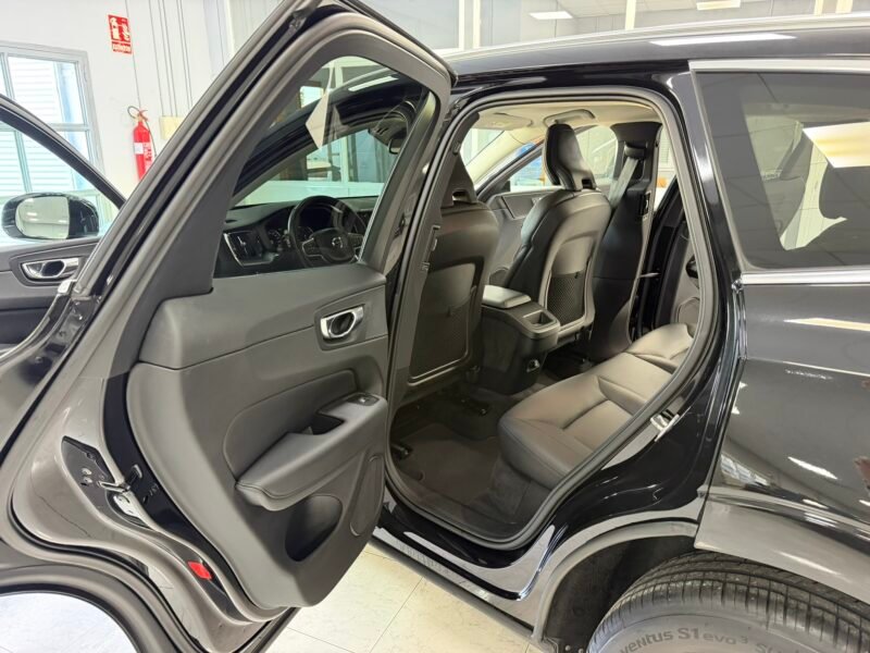 VOLVO XC60 2.0D4 190CV MOMENTUM GEARTRONIC