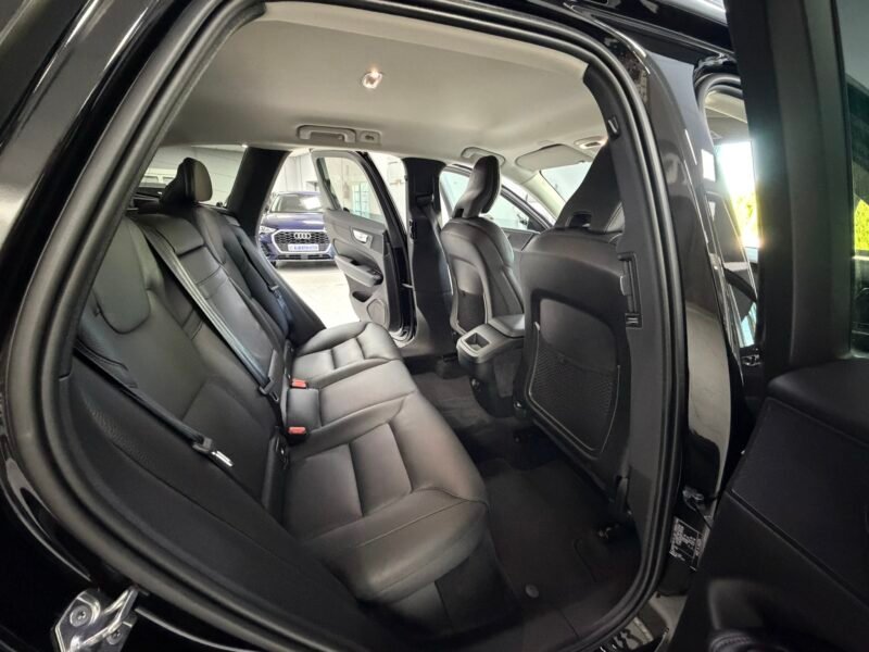 VOLVO XC60 2.0D4 190CV MOMENTUM GEARTRONIC
