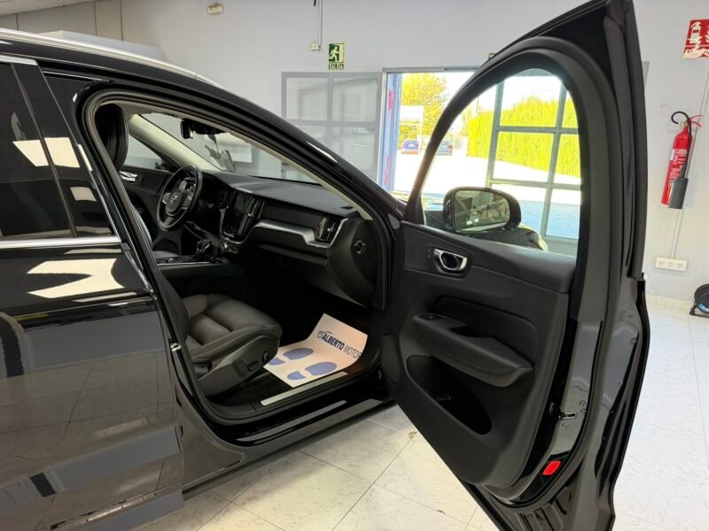 VOLVO XC60 2.0D4 190CV MOMENTUM GEARTRONIC