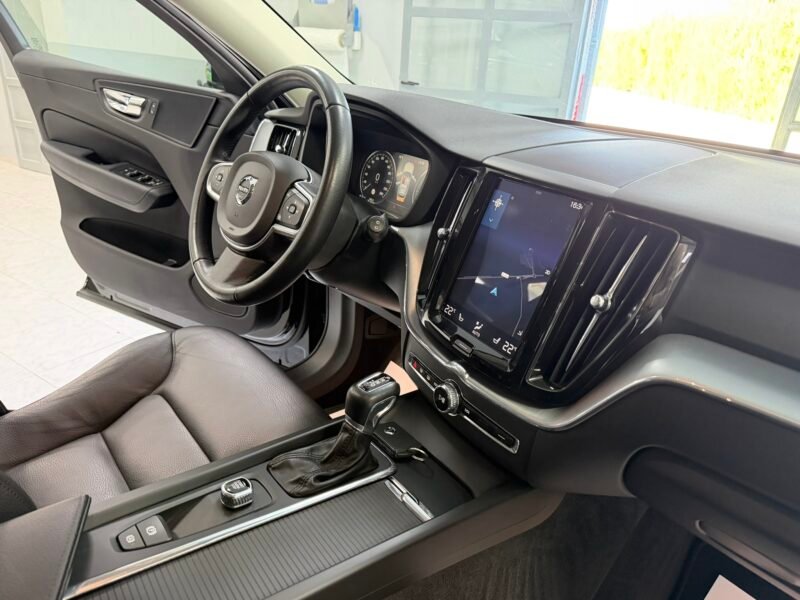 VOLVO XC60 2.0D4 190CV MOMENTUM GEARTRONIC