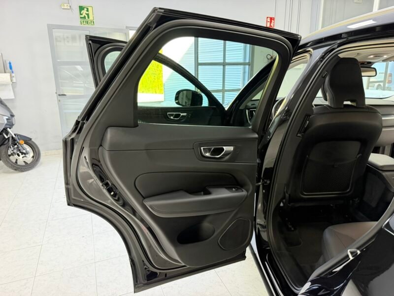 VOLVO XC60 2.0D4 190CV MOMENTUM GEARTRONIC