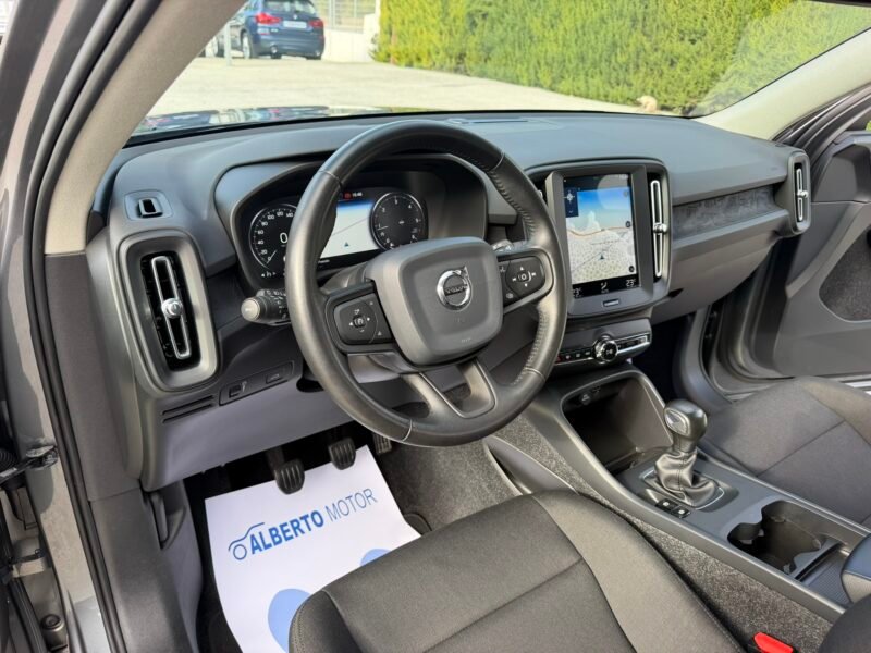 VOLVO XC40 2.0D3 150CV MOMENTUM
