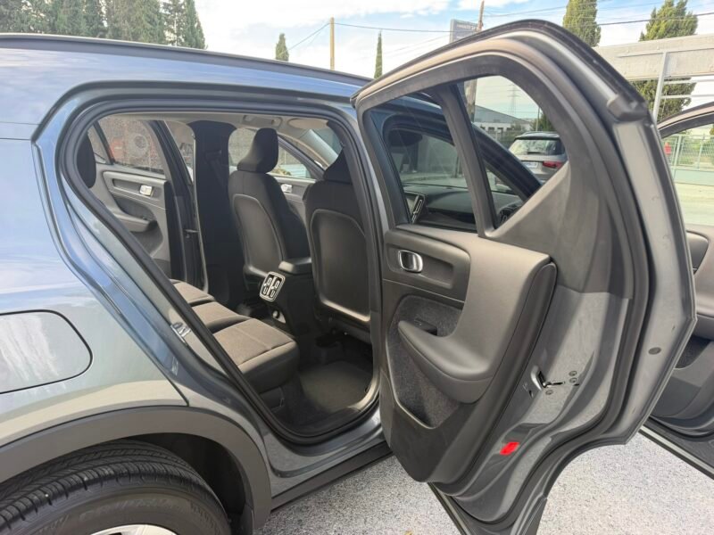 VOLVO XC40 2.0D3 150CV MOMENTUM