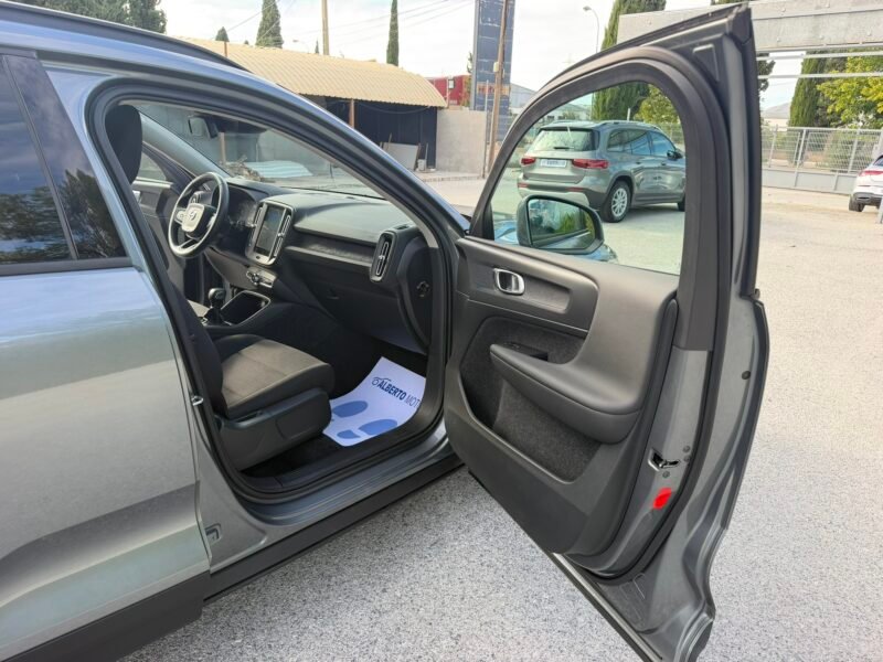 VOLVO XC40 2.0D3 150CV MOMENTUM