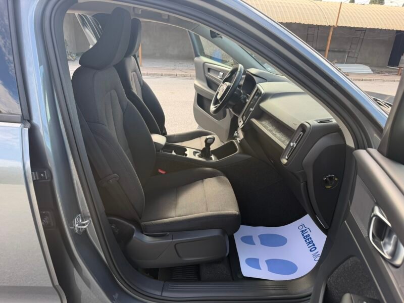 VOLVO XC40 2.0D3 150CV MOMENTUM